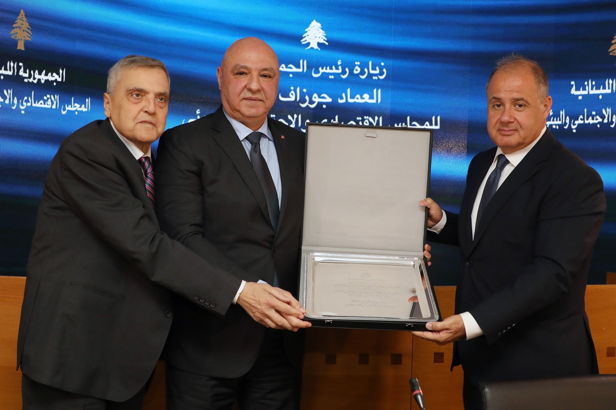 الرئيس عون زار المجلس الاقتصادي والاجتماعي والبيئي والتقى ممثلي قوى الإنتاج والمجتمع المدني.